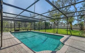 Pool - 3-bedroom house in terrific Sarasota with Heated pool ,close to Airport beaches (Sarasota)