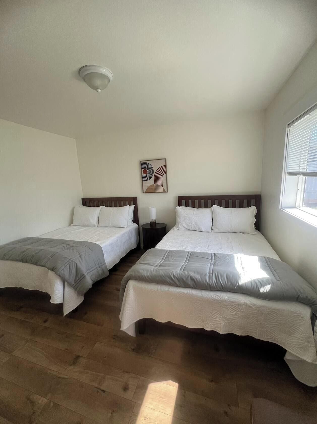 3 chambres, fer et planche à repasser, Wi-Fi, draps fournis