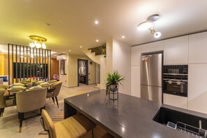 Dining - Villa Kazarman, Kalkan’ın kalbinde denize, merkeze Yakın (Antalya)