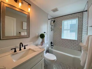 Hair dryer, towels, soap, toilet paper - Downtown Oasis Second-Floor Condo (Princeton)