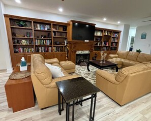 TV, fireplace - Private Luxury Retreat with Pool, Hot Tub, Beach (Little River)