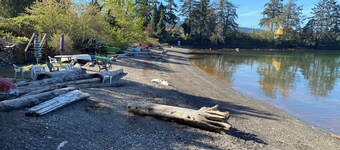 2 Bedroom Semi-Waterfront Cottage in Vesuvius, Salt Spring Island