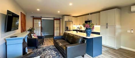 TV, fireplace, offices