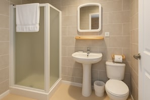 Neljän hengen comfort-huone, näköala pihalle | Kylpyhuone
