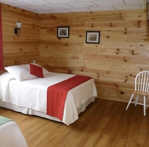 Comfort vierpersoonskamer, uitzicht op binnenplaats