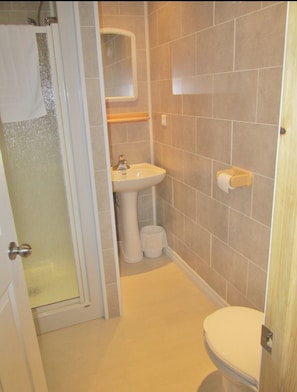 Comfort Double Room, Courtyard View | Bathroom