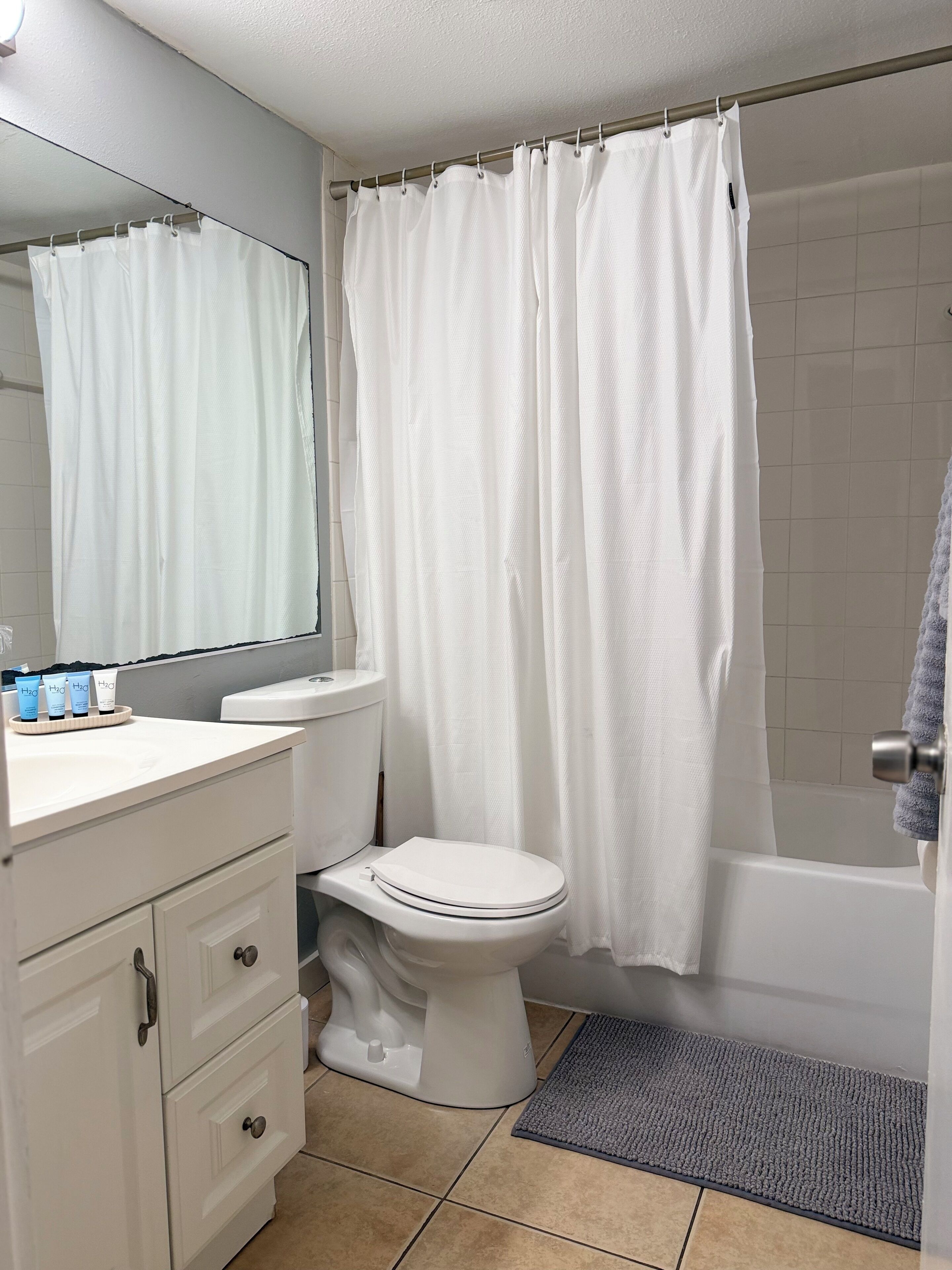 Toallas y papel de baño 