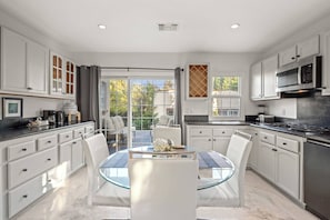 House, 5 Bedrooms, Accessible | Interior - Beverly Hills Home Guest House & Hot Tub (Beverly Hills)