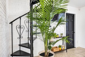 Interior - Pool Oasis -Near RJ Stadium, Hyde Park & Downtown (Tampa)