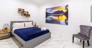 Villa - New Vibrant Villa - Heat Pool -Pickeball (North Miami Beach)