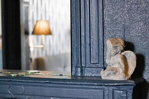 Interior detail - Hôtel Saint-Florent (Orange)