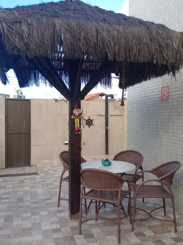 Tempat makan outdoor