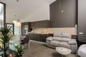 Living area - Can you imagine staying right in front of the Dalí Museum? (Figueres)