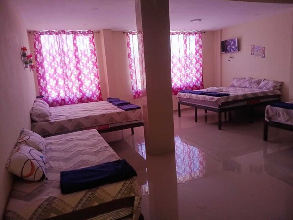 Room - Malabar Cottage - Panoramic Mountain View (Kodaikanal)