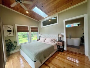 1 dormitorio, tabla de planchar con plancha, cuna de viaje y wifi gratis
