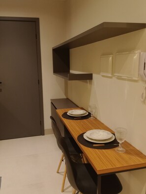Basic Apartment | Dining - Estudio HUB Pôr do Sol Intermares (Cabedelo)