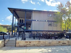 Exterior - BEST LOCATION! Cozy condo on Main Street. Walk to gondola. (Breckenridge)