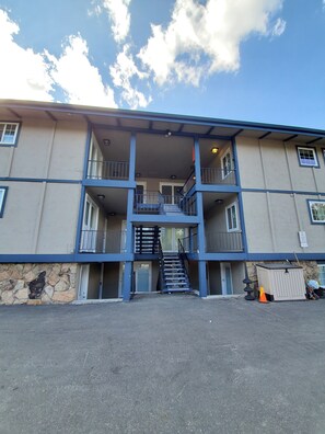 Exterior - BEST LOCATION! Cozy condo on Main Street. Walk to gondola. (Breckenridge)