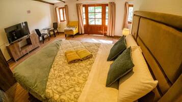 Double Room, Balcony, Garden View