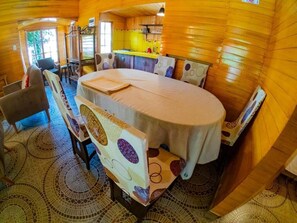 Bungalow, patio, vistas al jardín | Restauración