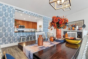 Dining - Beautiful sunset views in the heart of Biloxi! (Biloxi)