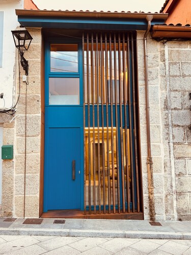 CASA A XANELA AZUL