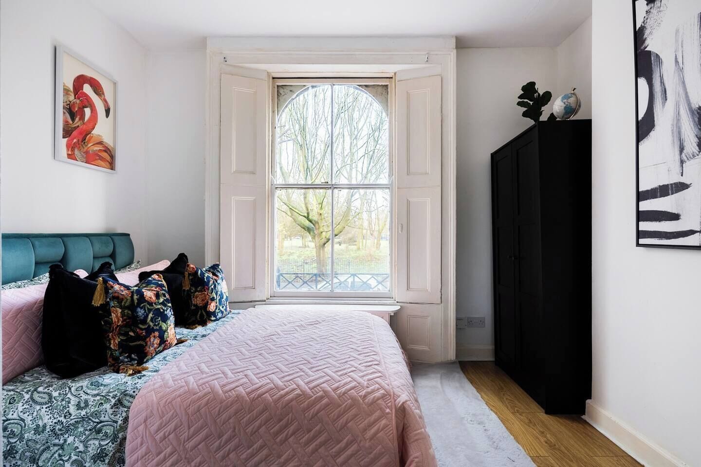 1 slaapkamer, een strijkplank/strijkijzer, wifi, beddengoed