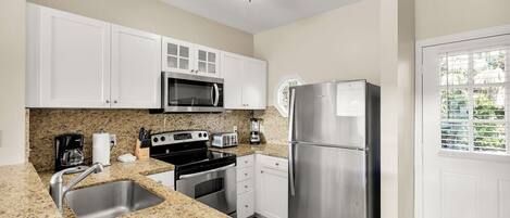 Stovetop, coffee/tea maker, cookware/dishes/utensils, ice maker