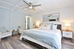 4 bedrooms, desk, iron/ironing board, travel cot - Coastal Break Family Oasis - Heated Pool & Fire Pit - Near Beaches & Downtown (Sarasota)