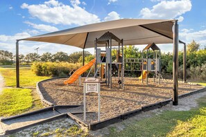 Children’s area - Coastal Break Family Oasis - Heated Pool & Fire Pit - Near Beaches & Downtown (Sarasota)
