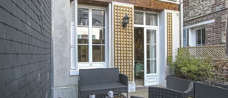 Romantic Studio, 1 Queen Bed, Non Smoking, Terrace (Studio Les Galets) | Terrace/patio