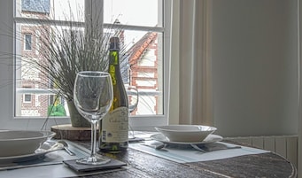 Studio Confort, 1 grand lit, coin cuisine (Studio Les Coquillages) | Intérieur