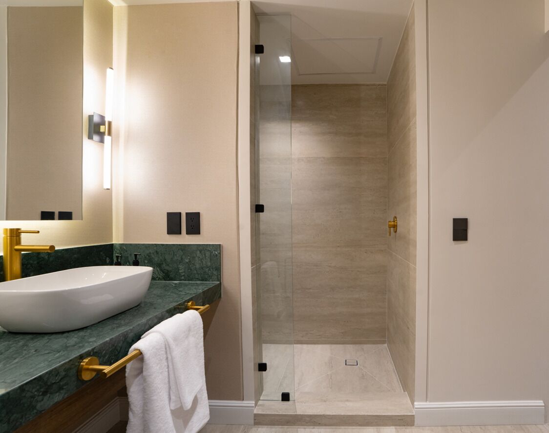 Quarto luxo, vista para o jardim | Banheiro