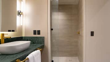 Quarto luxo, vista para o jardim | Banheiro