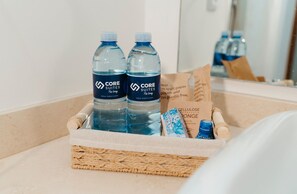 Camera Standard con letto matrimoniale o 2 letti singoli, vista giardino | Dotazioni del bagno