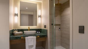 Deluxe kamer, uitzicht op tuin | Badkamer