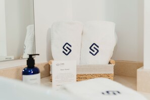 标准双人房或双床房, 花园景观 | 浴室服务设施