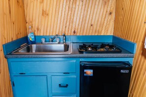 Private kitchen - Tiny Home - Heaven Inn 307 (Lyman)