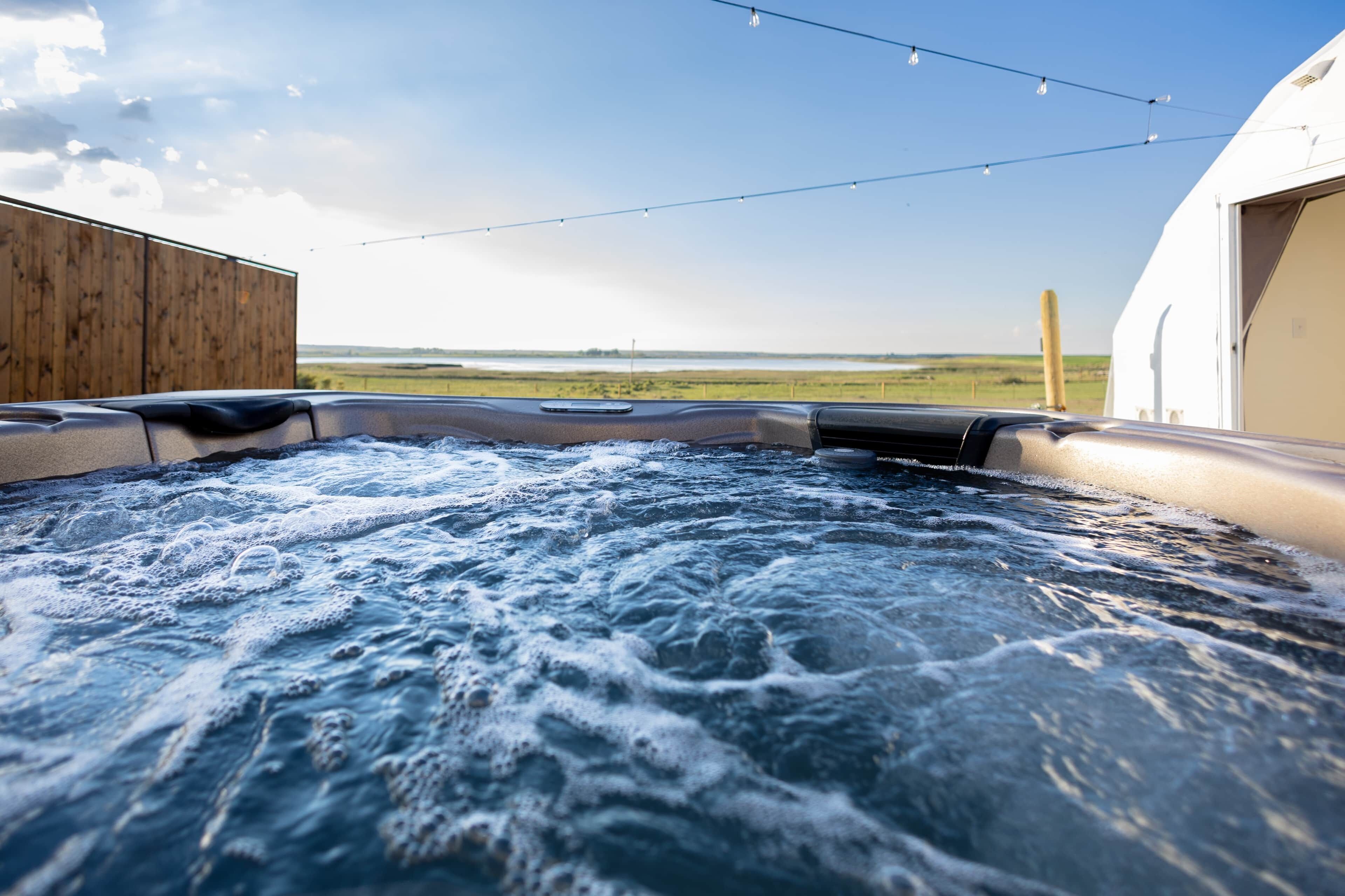 Outdoor spa tub