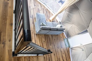 Téléviseur, foyer