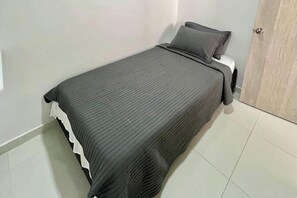 3 bedrooms, iron/ironing board, WiFi, bed sheets - MARETA TORICES HOUSE (Cartagena de Indias)