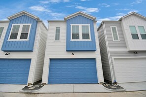Exterior - Marvelous Houston Home Minutes to Med Center & NRG Stadium (Houston)