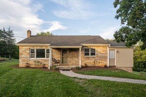 Exterior - Comfy Getaway in Strasburg, VA! (Strasburg)