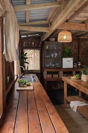 Dining - Private Beachfront Home – Aore Island, Vanuatu (Sanma Province)