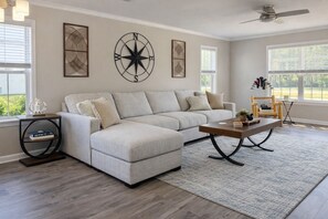 Smart TV - Gorgeous 3-bedroom condo perfect for your stay in lively Myrtle Beach! (Myrtle Beach)