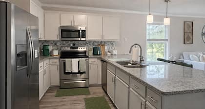 Gorgeous 3-bedroom condo perfect for your stay in lively Myrtle Beach!