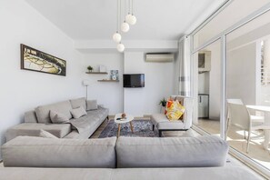 TV - Calm Living | 2BR Apartment in Residential Area by PikHost (Tiranë)