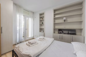 2 dormitorios, tabla de planchar con plancha, wifi y ropa de cama