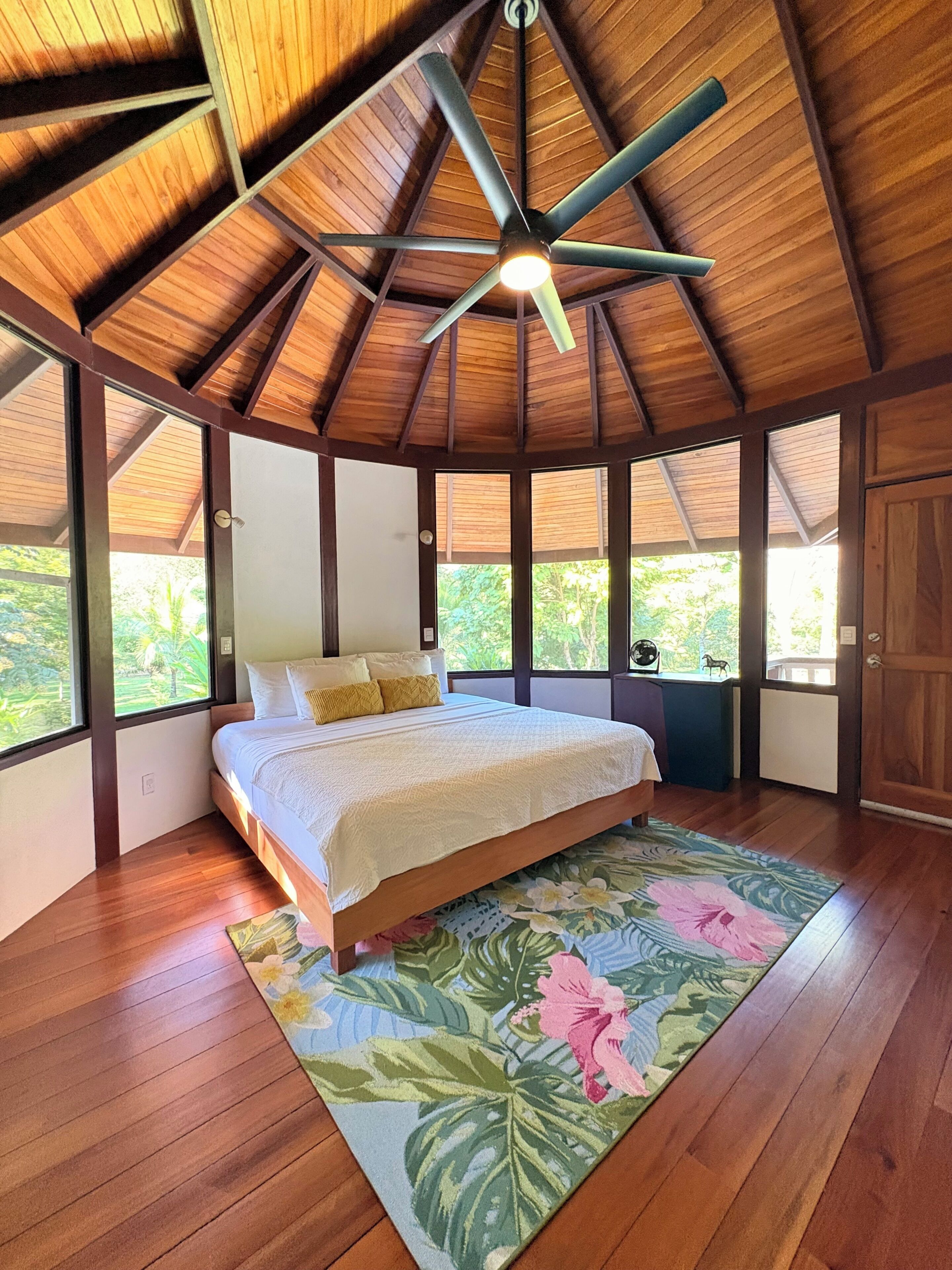 4 bedrooms, WiFi, bed sheets