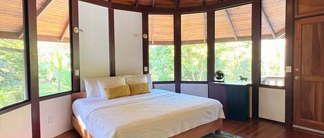 4 bedrooms, WiFi, bed sheets